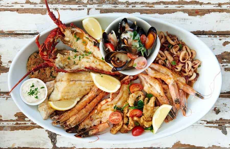 seafood-platter-at-cape-town-fish-market-900×585