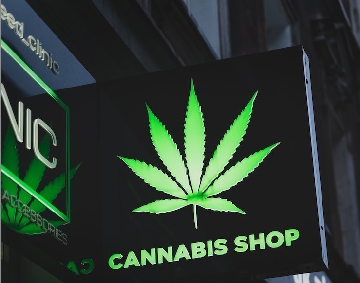 Logo of Cannabis shop in Langebaan where you can buy your merchandise.