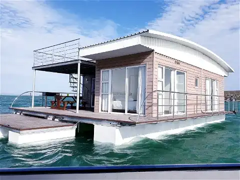 Iiclose up view of the front of eve boat house in langebaan